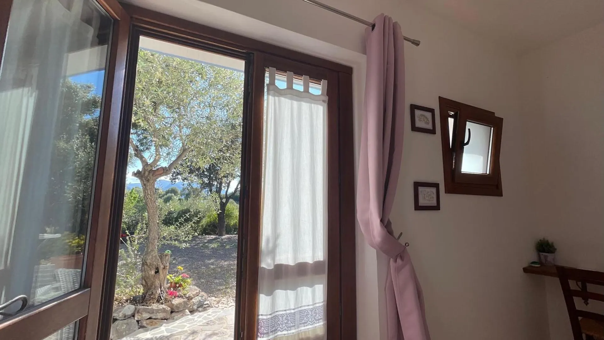 도르갈리 Residenza Di Campagna Dolmen Motorra 게스트하우스
